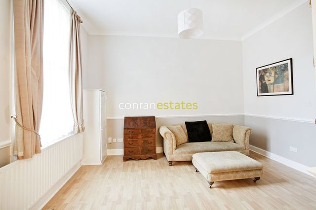  Image of 1 Bedroom Flat to rent at Devonshire Drive  Greenwich, SE10 8LQ