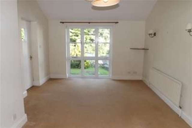  Image of 3 Bedroom Terraced to rent at Dartmouth, TQ6 0HS