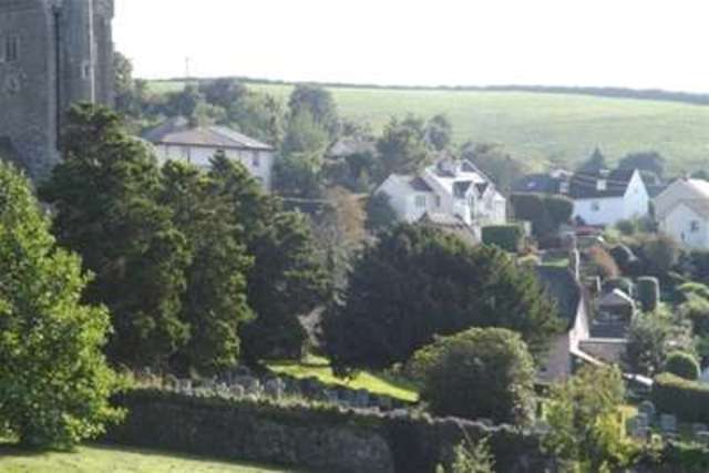  Image of 3 Bedroom Terraced to rent at Dartmouth, TQ6 0HS