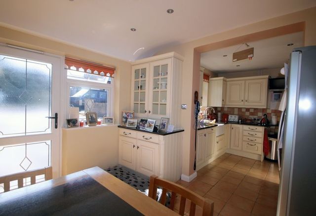  Image of 3 Bedroom Detached for sale at Grosvenor Road  Epsom, KT18 6JG