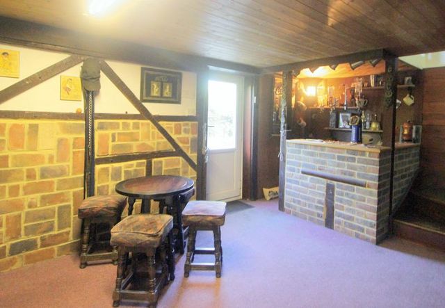  Image of 3 Bedroom Detached for sale at Grosvenor Road  Epsom, KT18 6JG