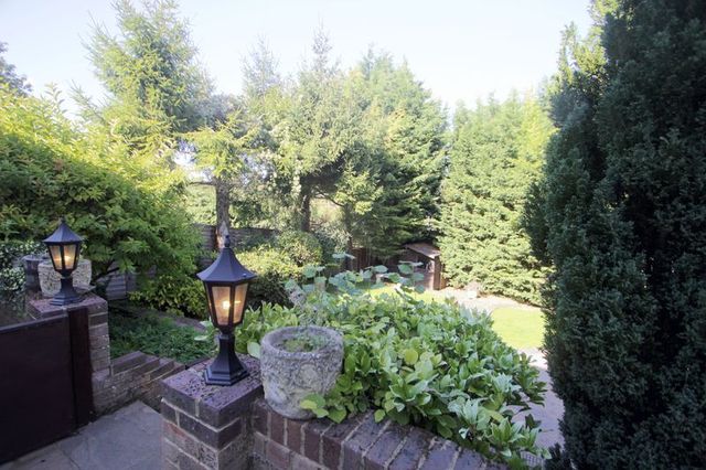  Image of 3 Bedroom Detached for sale at Grosvenor Road  Epsom, KT18 6JG