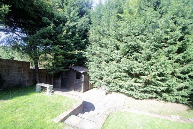  Image of 3 Bedroom Detached for sale at Grosvenor Road  Epsom, KT18 6JG
