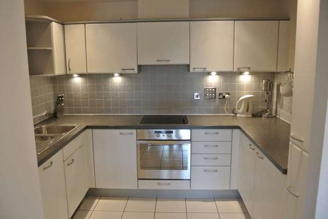  Image of 1 Bedroom Apartment to rent at Erebus Drive, Royal Artillery Quays Riverside London, SE28 0GG