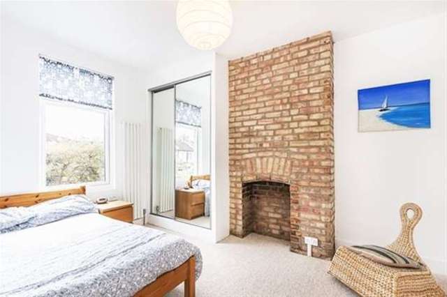  Image of 3 Bedroom Terraced for sale at London, E10 6JG