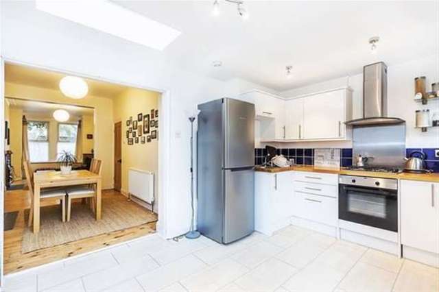  Image of 3 Bedroom Terraced for sale at London, E10 6JG