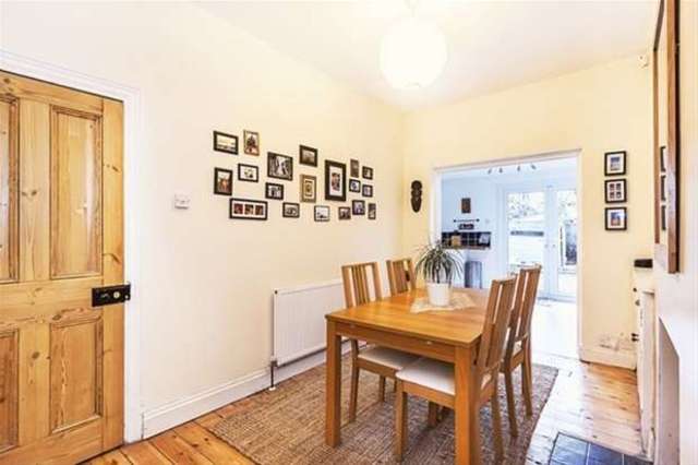  Image of 3 Bedroom Terraced for sale at London, E10 6JG