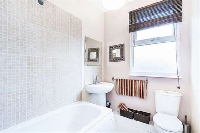  Image of 3 Bedroom Terraced for sale at London, E10 6JG