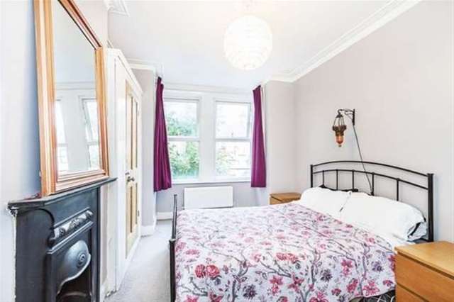  Image of 3 Bedroom Terraced for sale at London, E10 6JG
