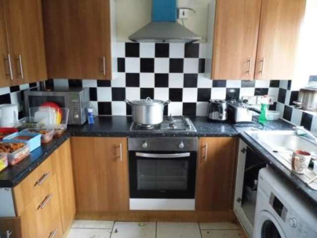  Image of 2 Bedroom Flat for sale at Victoria Dock Greater London Victoria Dock, E16 3RA