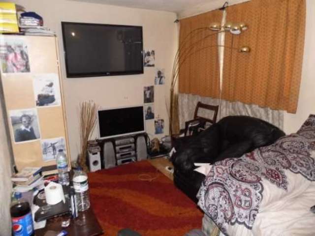  Image of 2 Bedroom Flat for sale at Victoria Dock Greater London Victoria Dock, E16 3RA