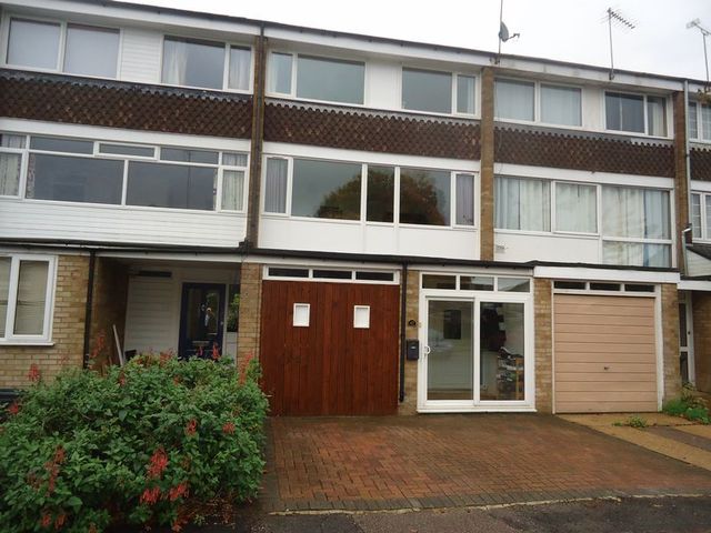  Image of 4 Bedroom Terraced for sale at Hatfield Crescent  Hemel Hempstead, HP2 6DA