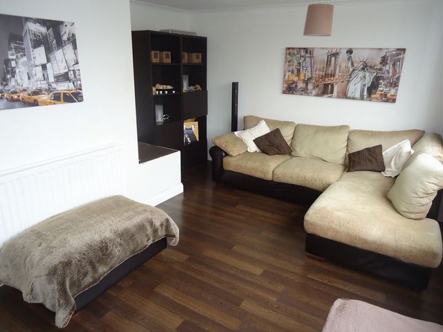  Image of 4 Bedroom Terraced for sale at Hatfield Crescent  Hemel Hempstead, HP2 6DA