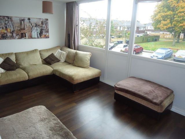  Image of 4 Bedroom Terraced for sale at Hatfield Crescent  Hemel Hempstead, HP2 6DA