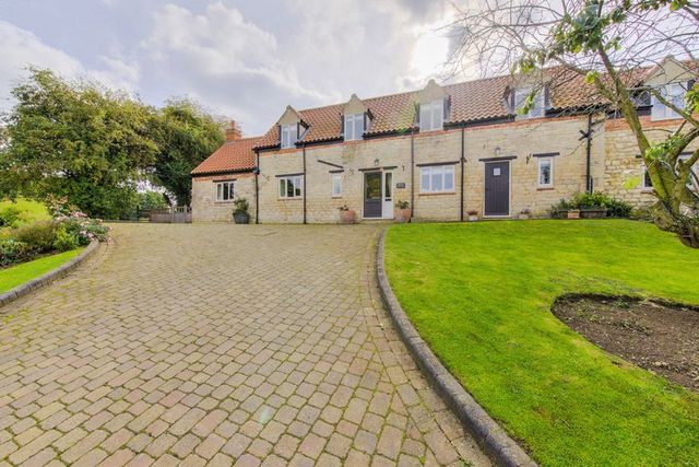  Image of 5 Bedroom Detached for sale at Hawthorpe Bourne, PE10 0RY