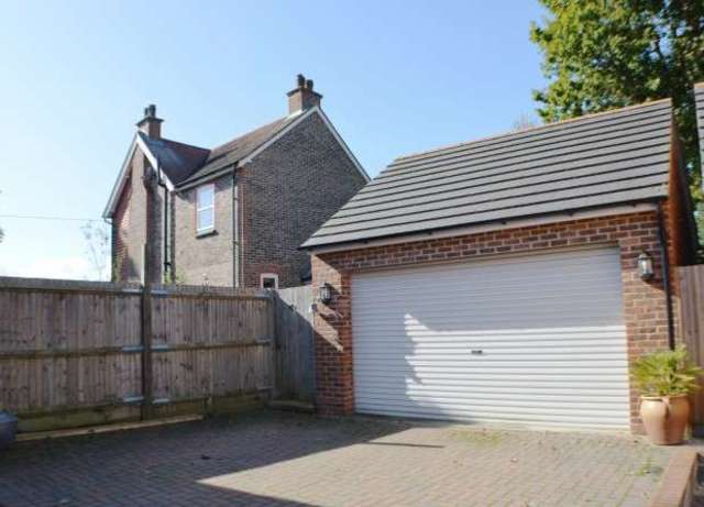  Image of 4 Bedroom Detached for sale at Hempstead Lane  Hailsham, BN27 3AB