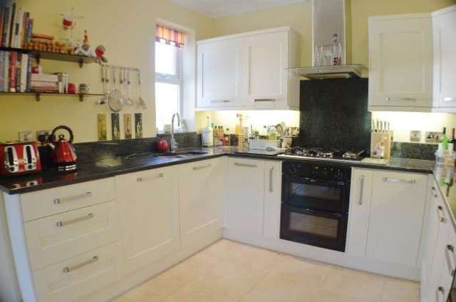  Image of 4 Bedroom Detached for sale at Hempstead Lane  Hailsham, BN27 3AB