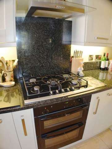  Image of 4 Bedroom Detached for sale at Hempstead Lane  Hailsham, BN27 3AB