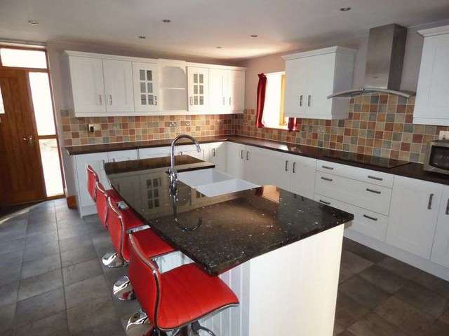  Image of 4 Bedroom Detached to rent at Kendal Road Lindale Grange-Over-Sands, LA11 6QR