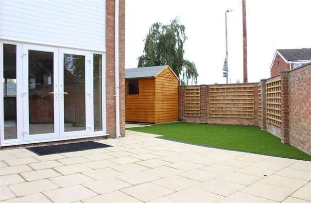  Image of 3 Bedroom Detached to rent at Pangbourne  Reading, RG8 7LB
