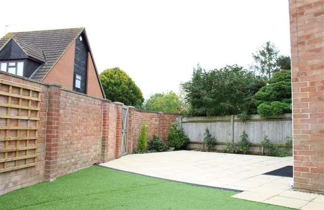  Image of 3 Bedroom Detached to rent at Pangbourne  Reading, RG8 7LB