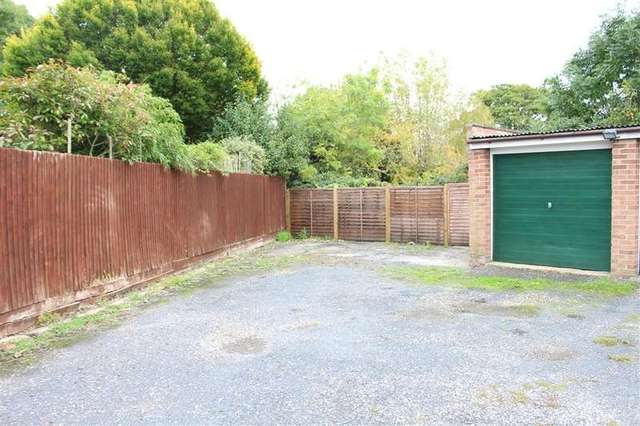  Image of 3 Bedroom Detached to rent at Pangbourne  Reading, RG8 7LB