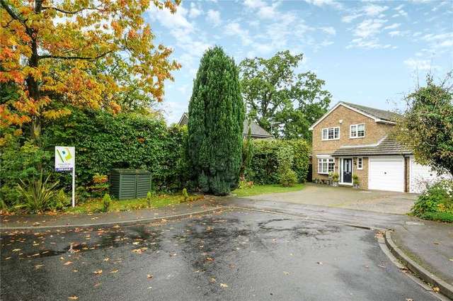  Image of 3 Bedroom Detached for sale at Binfield  Binfield, RG42 4NZ
