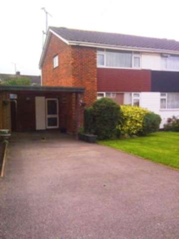  Image of 3 Bedroom Semi-Detached to rent at Linden Leas Thundersley Benfleet, SS7 4BB