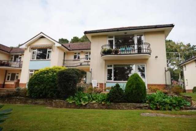  Image of 3 Bedroom Flat to rent at Ferndown  Dudsbury, BH22 8BX