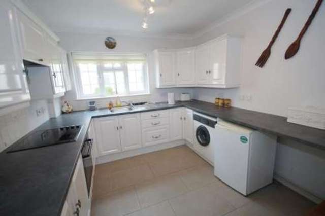  Image of 3 Bedroom Flat to rent at Ferndown  Dudsbury, BH22 8BX