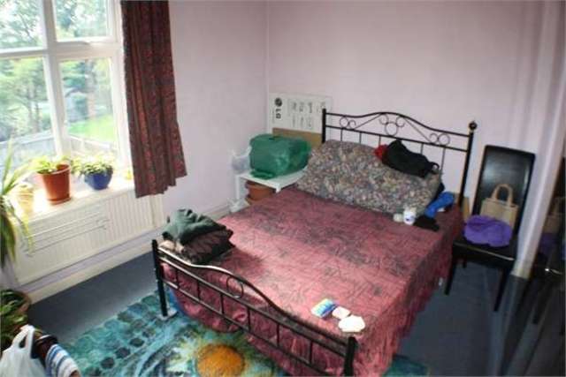  Image of 3 Bedroom Flat for sale at Edgware Edgware, HA8 0DY
