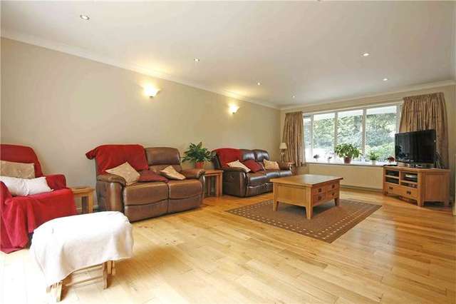  Image of 5 Bedroom Detached for sale at West Byfleet Surrey West Byfleet, KT14 6HY