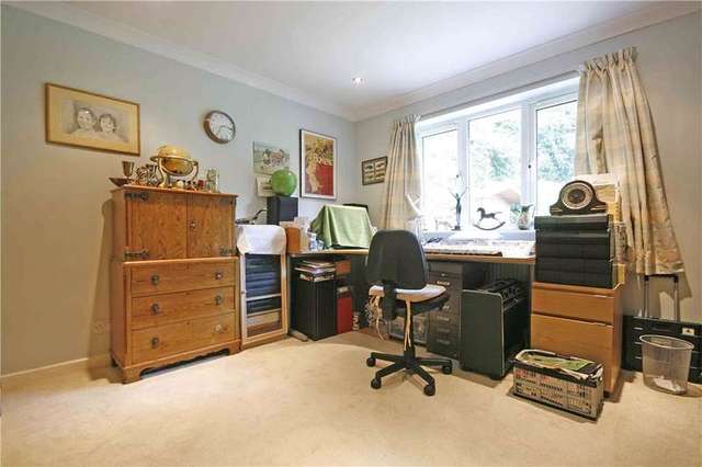  Image of 5 Bedroom Detached for sale at West Byfleet Surrey West Byfleet, KT14 6HY