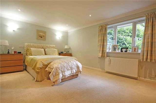  Image of 5 Bedroom Detached for sale at West Byfleet Surrey West Byfleet, KT14 6HY