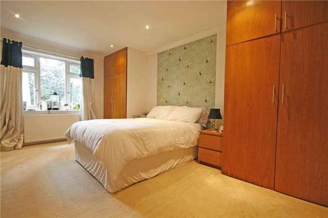  Image of 5 Bedroom Detached for sale at West Byfleet Surrey West Byfleet, KT14 6HY