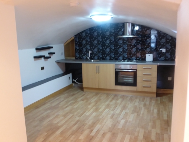  Image of 1 Bedroom Apartment to rent at South Gate  Dewsbury, WF13 1NB