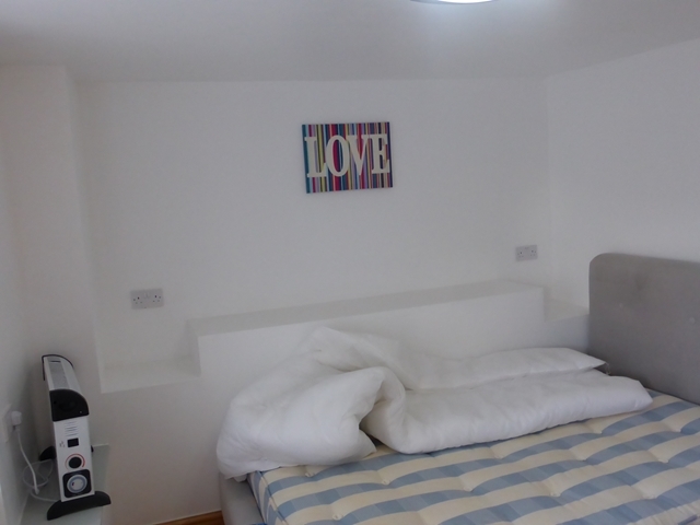  Image of 1 Bedroom Apartment to rent at South Gate  Dewsbury, WF13 1NB