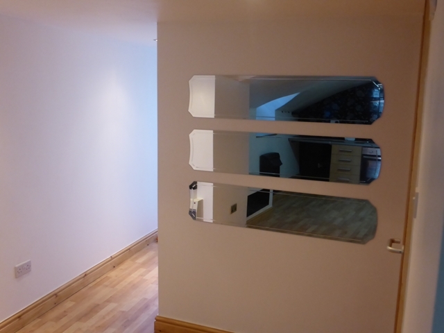  Image of 1 Bedroom Apartment to rent at South Gate  Dewsbury, WF13 1NB