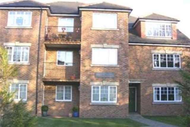  Image of 2 Bedroom Flat to rent at South Croydon, CR2 6BY