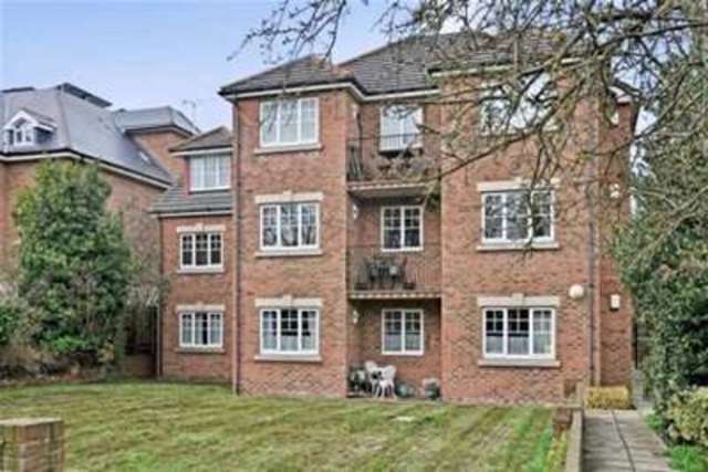  Image of 2 Bedroom Flat to rent at South Croydon, CR2 6BY