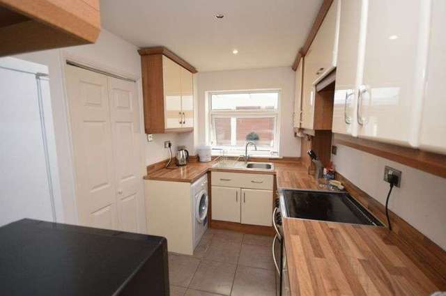  Image of 2 Bedroom Terraced for sale at Parkway Houghton Regis Dunstable, LU5 5PT