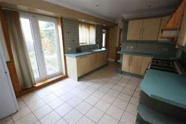  Image of 4 Bedroom Semi-Detached to rent at Purleigh Avenue  Woodford Green, IG8 8DS