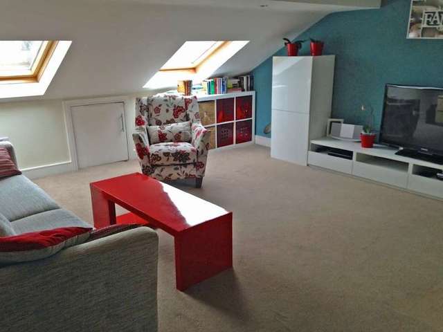  Image of 2 Bedroom Flat to rent at Brookdale Avenue Ossett Ossett, WF5 9QX