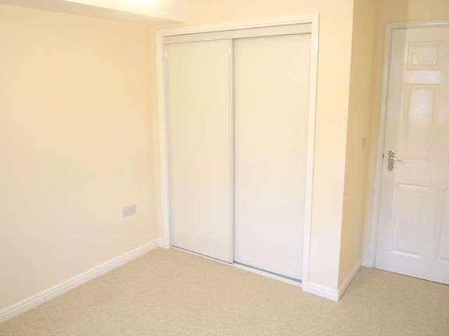  Image of 2 Bedroom Flat to rent at Spire View  Salisbury, SP2 7GA