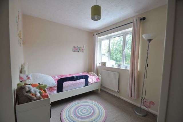  Image of 4 Bedroom Detached for sale at Shetland Way  Fleet, GU51 2UD