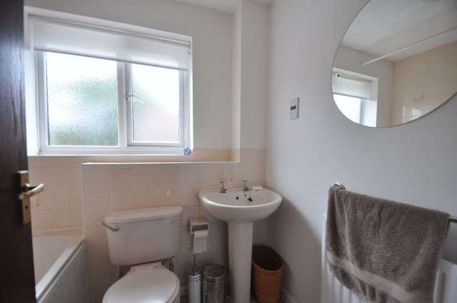  Image of 4 Bedroom Detached for sale at Shetland Way  Fleet, GU51 2UD