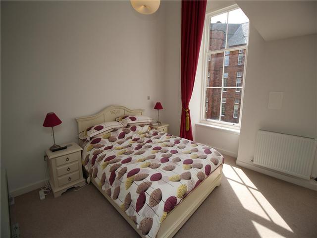  Image of 3 Bedroom Flat to rent at City Centre Edinburgh Edinburgh, EH3 9BF