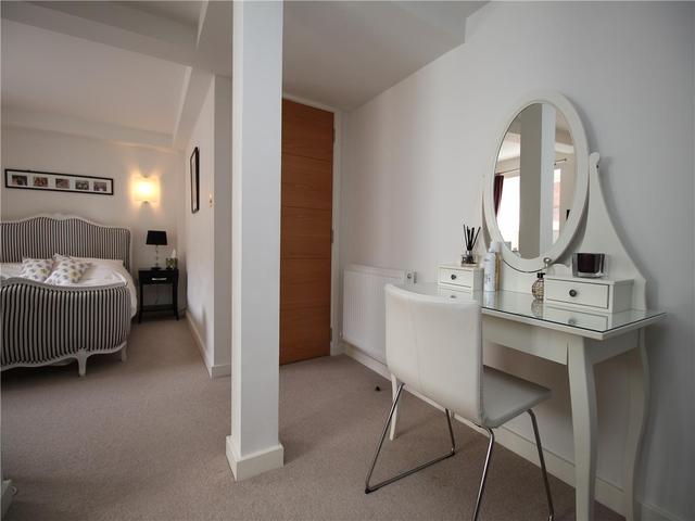  Image of 3 Bedroom Flat to rent at City Centre Edinburgh Edinburgh, EH3 9BF