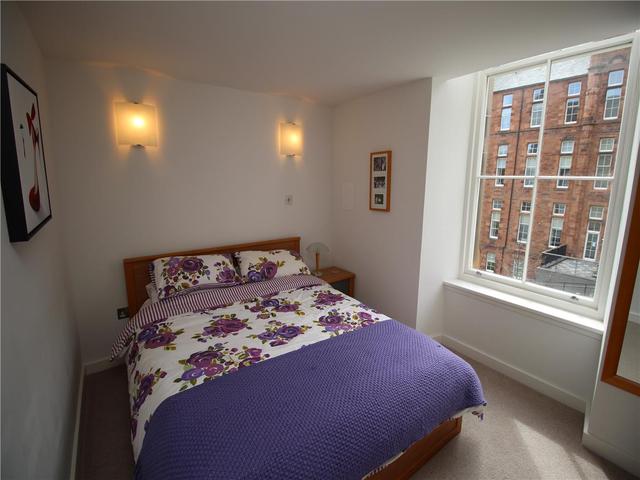  Image of 3 Bedroom Flat to rent at City Centre Edinburgh Edinburgh, EH3 9BF