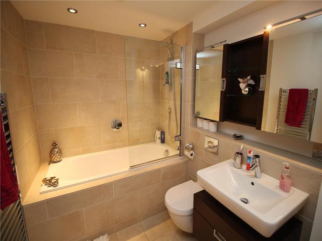  Image of 3 Bedroom Flat to rent at City Centre Edinburgh Edinburgh, EH3 9BF